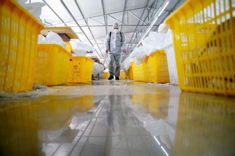 Medical Protective Clothing Production Line put into Production more than 10,000 Sets per Day